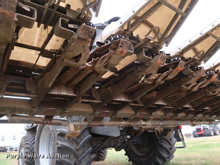 image for item DJ2415 2014 Gleaner 3000 R12  corn head