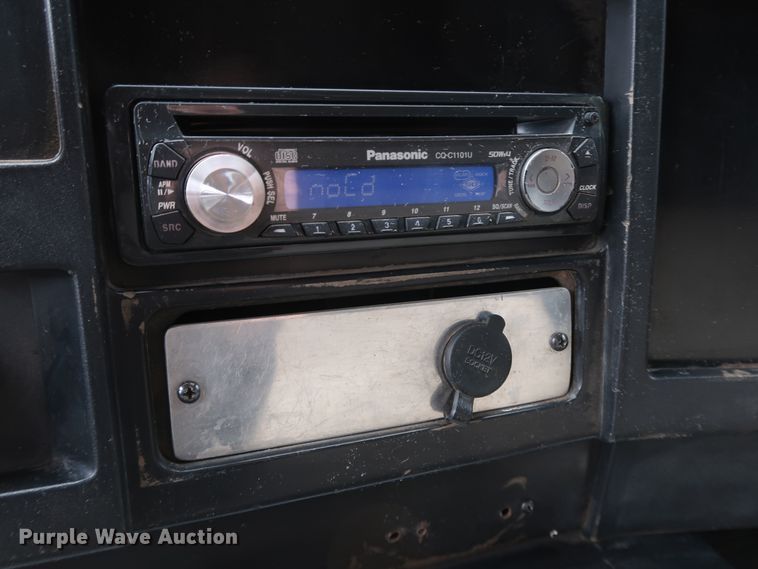 image for item DJ2416 1992 International 4700  utility / service truck