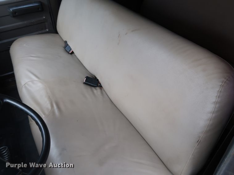 image for item DJ2416 1992 International 4700  utility / service truck