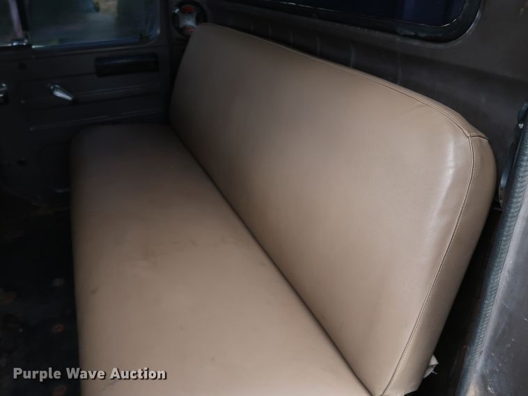 image for item DJ2416 1992 International 4700  utility / service truck