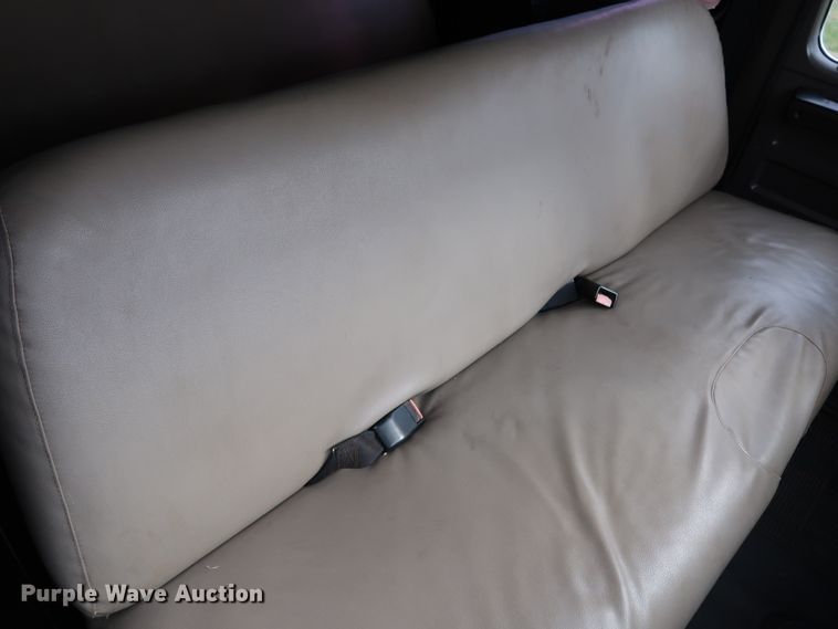 image for item DJ2416 1992 International 4700  utility / service truck