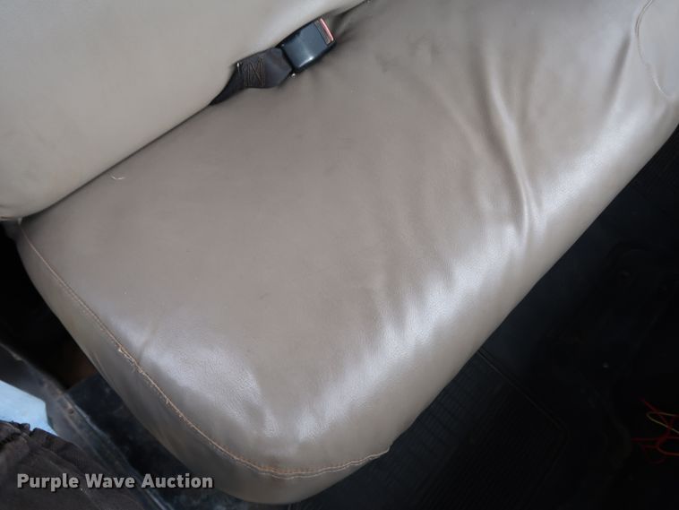 image for item DJ2416 1992 International 4700  utility / service truck