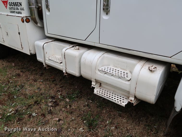 image for item DJ2416 1992 International 4700  utility / service truck