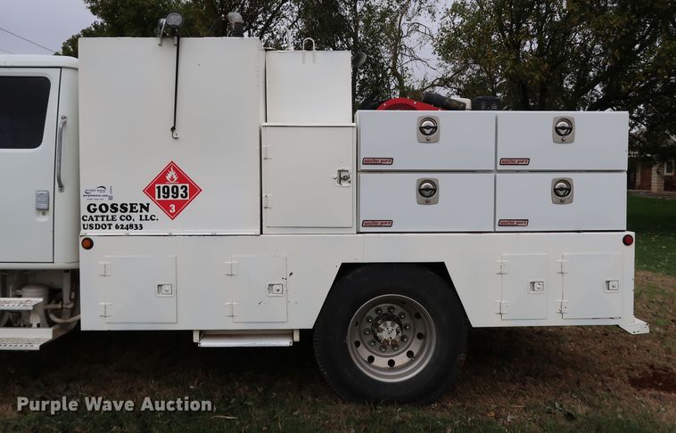 image for item DJ2416 1992 International 4700  utility / service truck