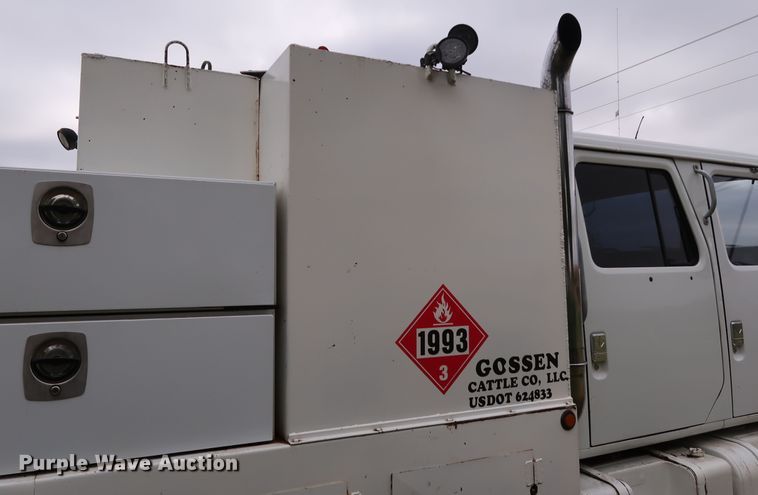 image for item DJ2416 1992 International 4700  utility / service truck