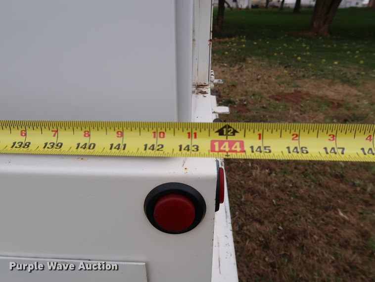 image for item DJ2416 1992 International 4700  utility / service truck