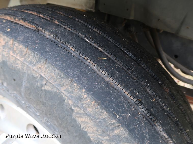 image for item DJ2416 1992 International 4700  utility / service truck