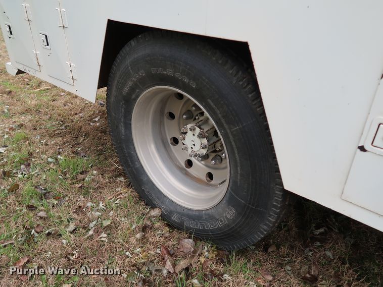 image for item DJ2416 1992 International 4700  utility / service truck