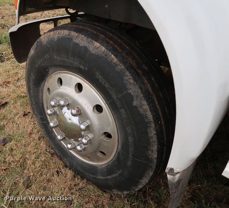 image for item DJ2416 1992 International 4700  utility / service truck