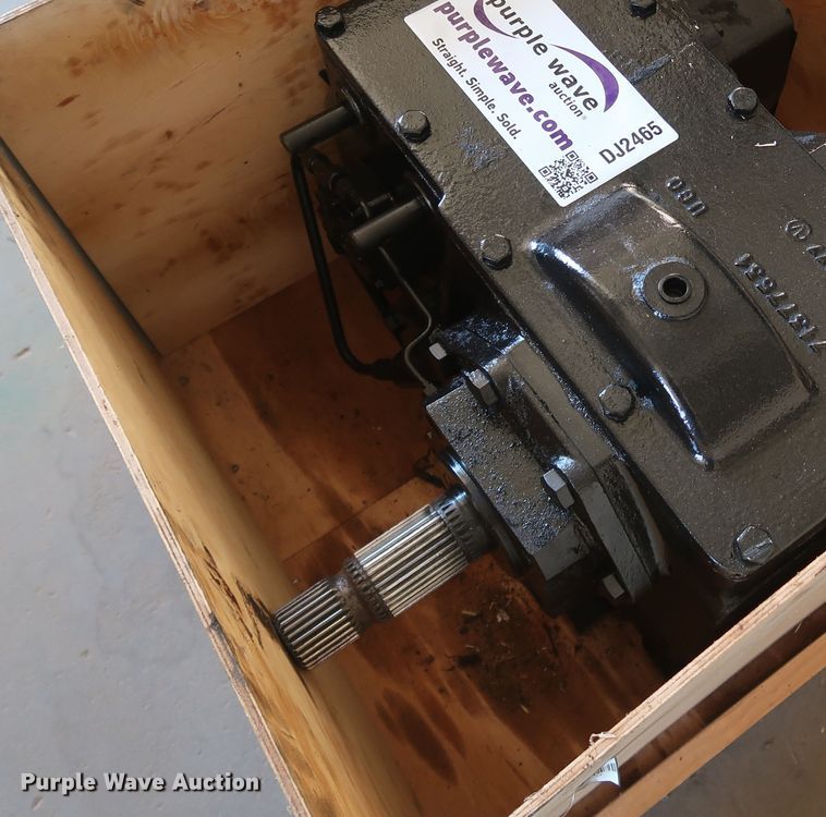 image for item DJ2465 AGCO Gleaner 71470741 transmission