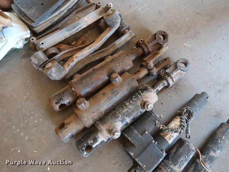 image for item DJ2466 Combine parts