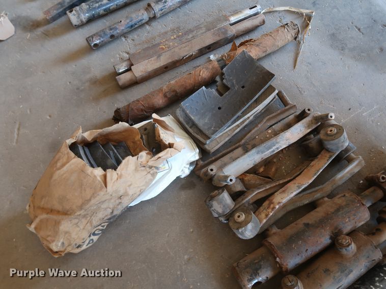 image for item DJ2466 Combine parts