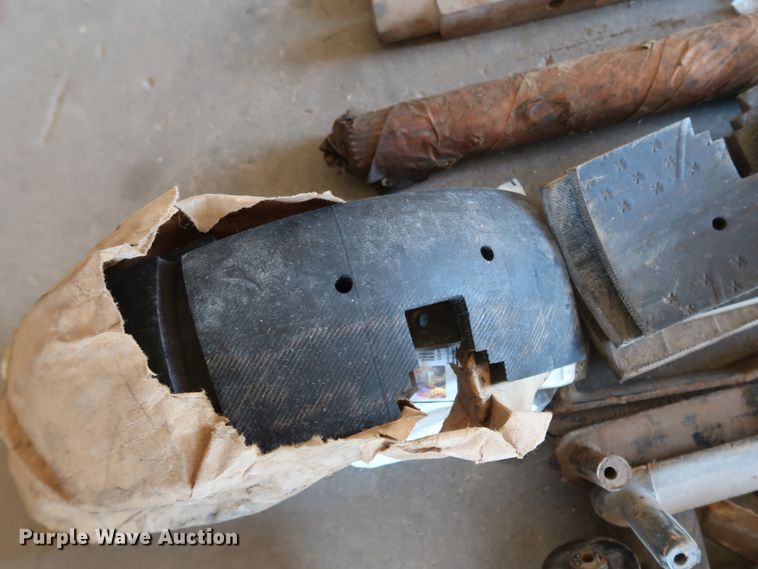 image for item DJ2466 Combine parts