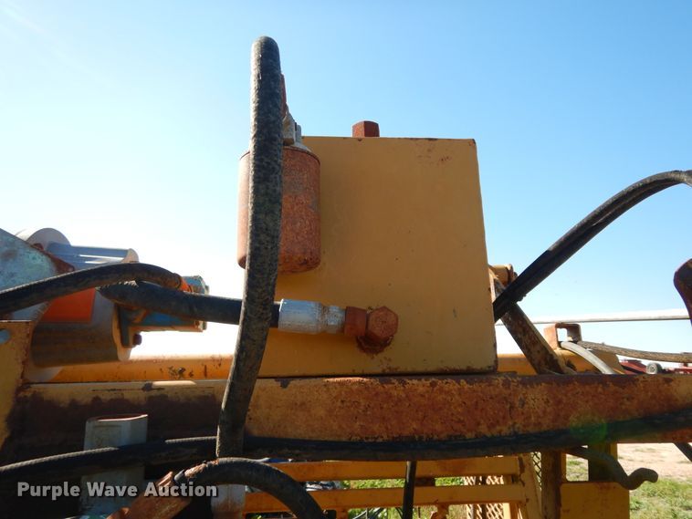 image for item DJ7448 Flying W SB  livestock squeeze chute