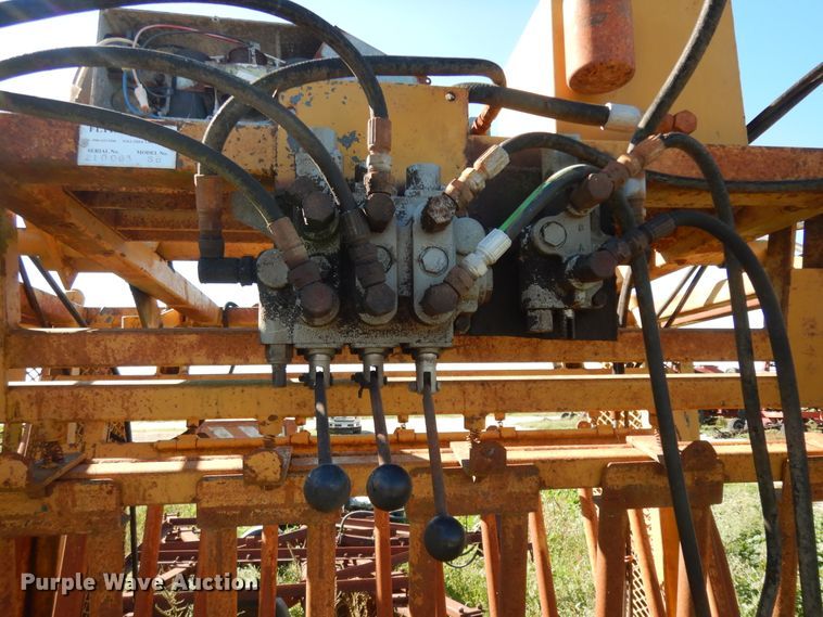 image for item DJ7448 Flying W SB  livestock squeeze chute