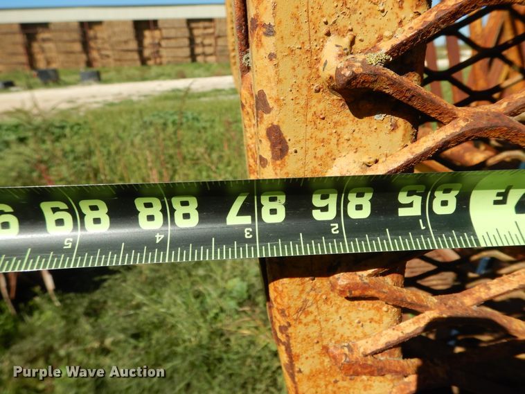 image for item DJ7448 Flying W SB  livestock squeeze chute