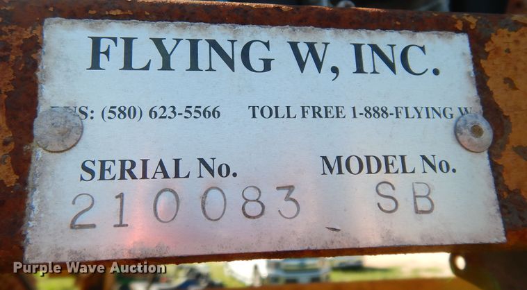 image for item DJ7448 Flying W SB  livestock squeeze chute