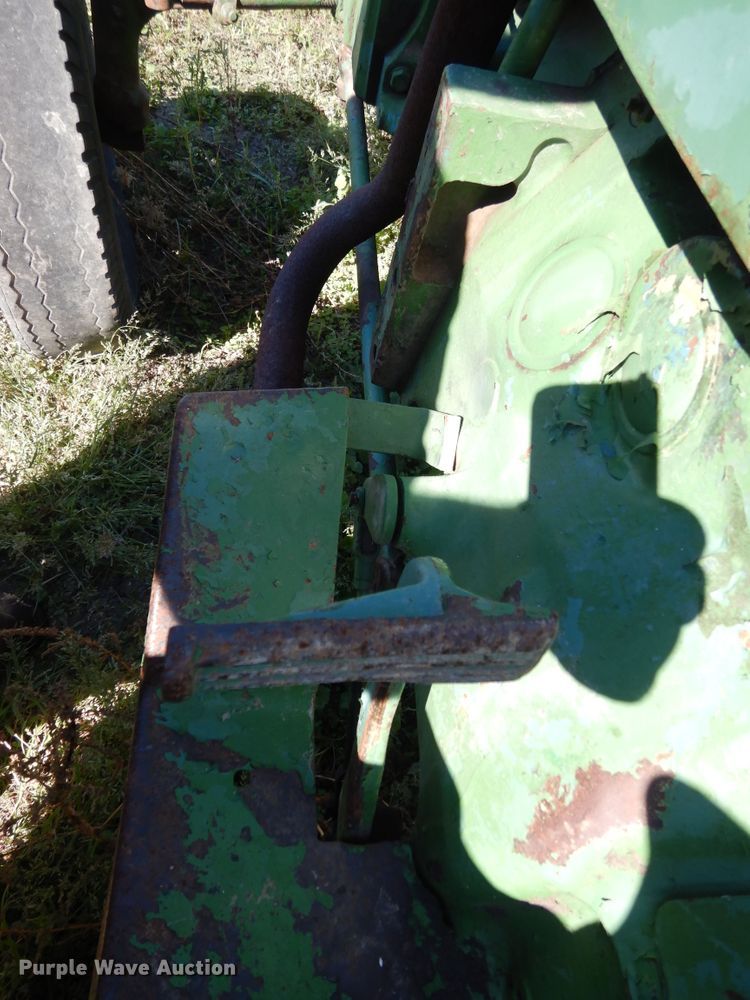 image for item DJ7449 1974 John Deere 830  tractor