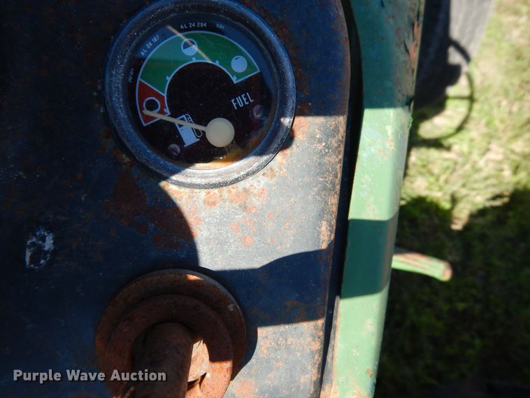 image for item DJ7449 1974 John Deere 830  tractor