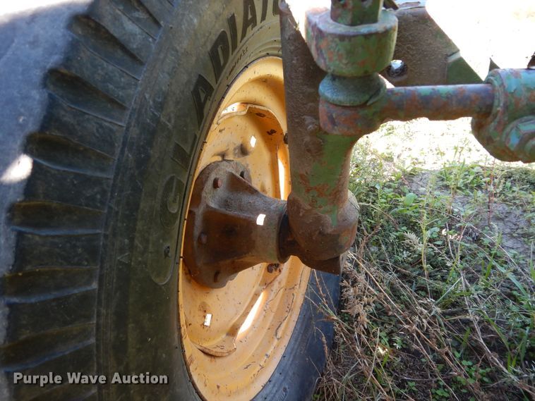 image for item DJ7449 1974 John Deere 830  tractor