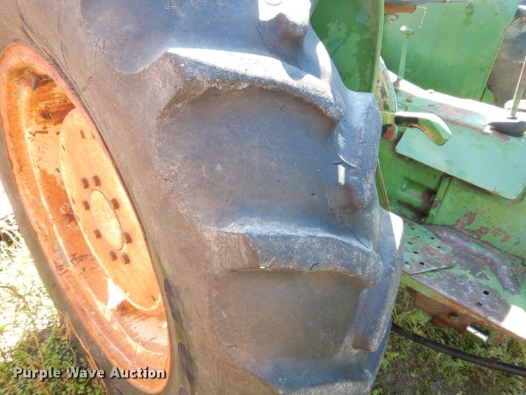 image for item DJ7449 1974 John Deere 830  tractor