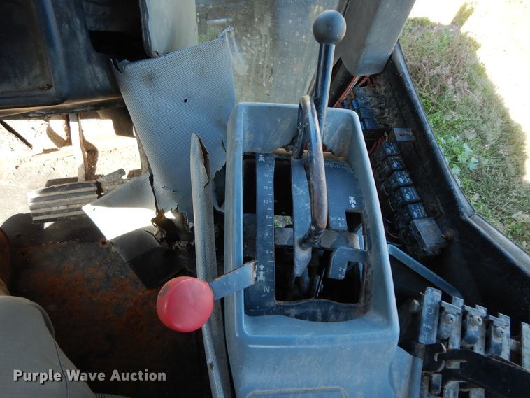 image for item DJ7451 1995 Case IH 7250  MFWD tractor