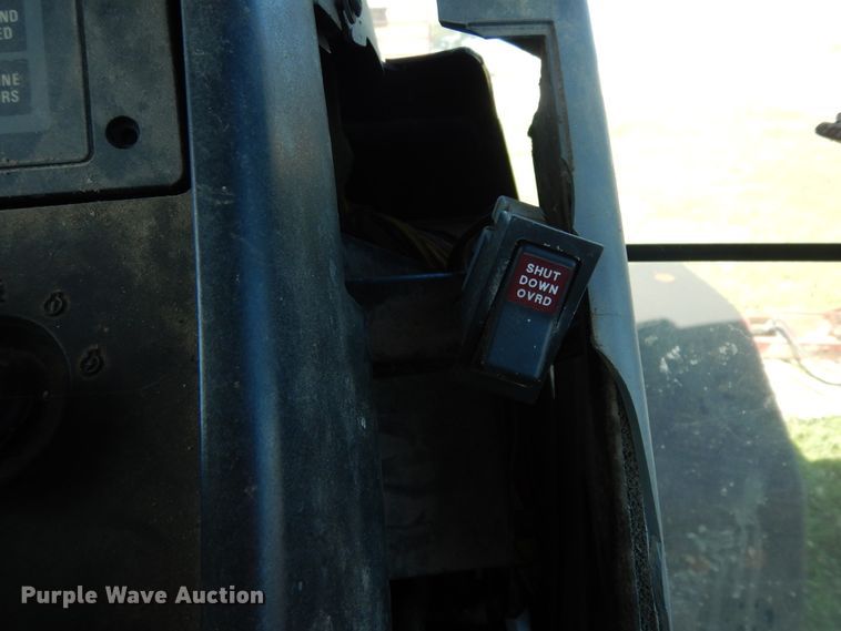 image for item DJ7451 1995 Case IH 7250  MFWD tractor