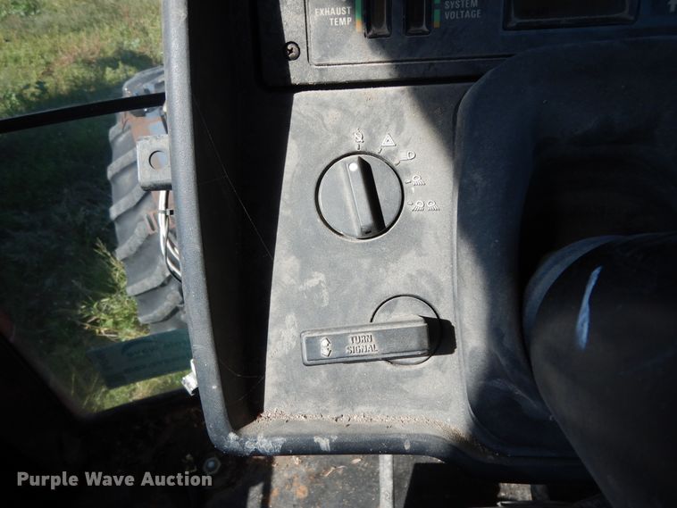 image for item DJ7451 1995 Case IH 7250  MFWD tractor