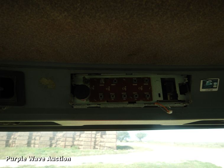 image for item DJ7451 1995 Case IH 7250  MFWD tractor