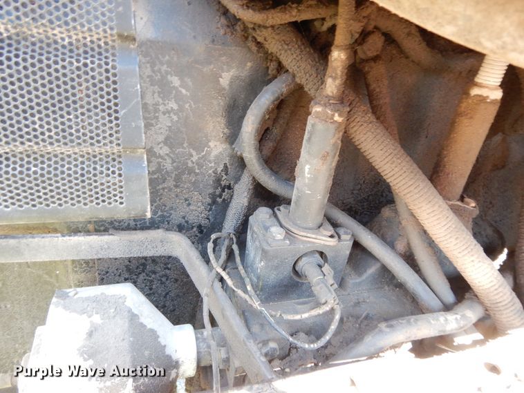 image for item DJ7451 1995 Case IH 7250  MFWD tractor