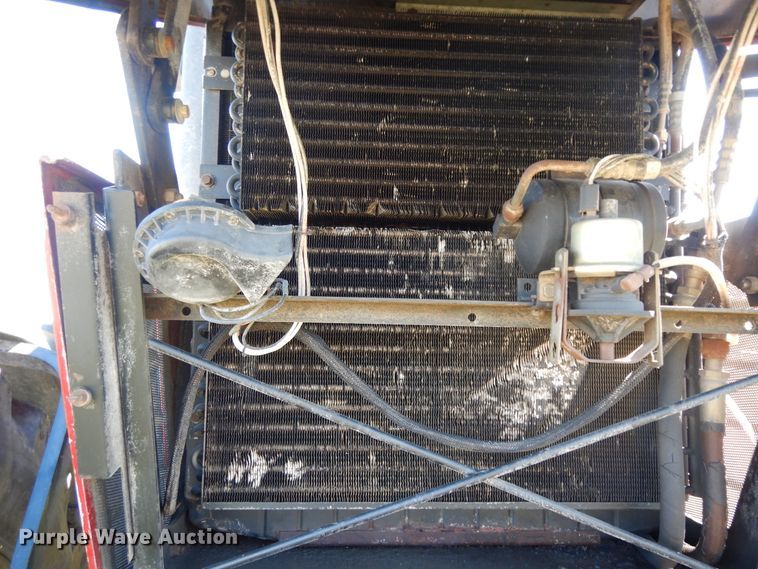 image for item DJ7451 1995 Case IH 7250  MFWD tractor