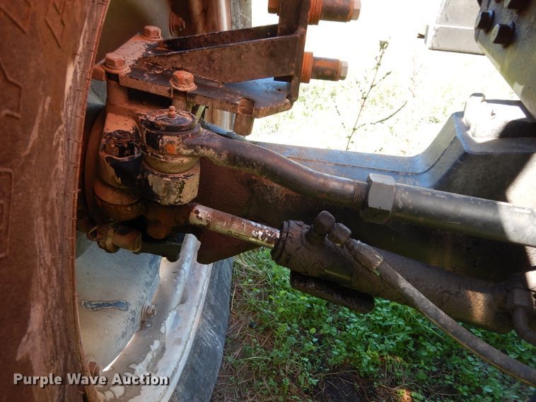 image for item DJ7451 1995 Case IH 7250  MFWD tractor