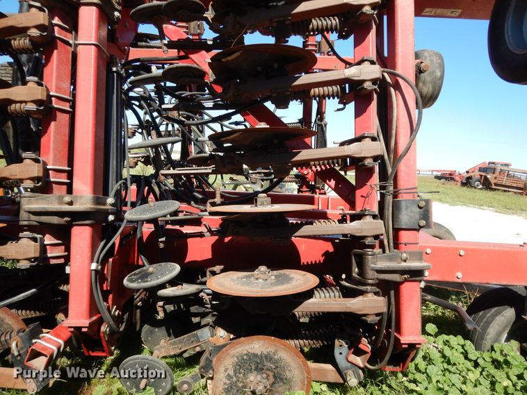 image for item DJ7454 Case IH SDX30  air seeder