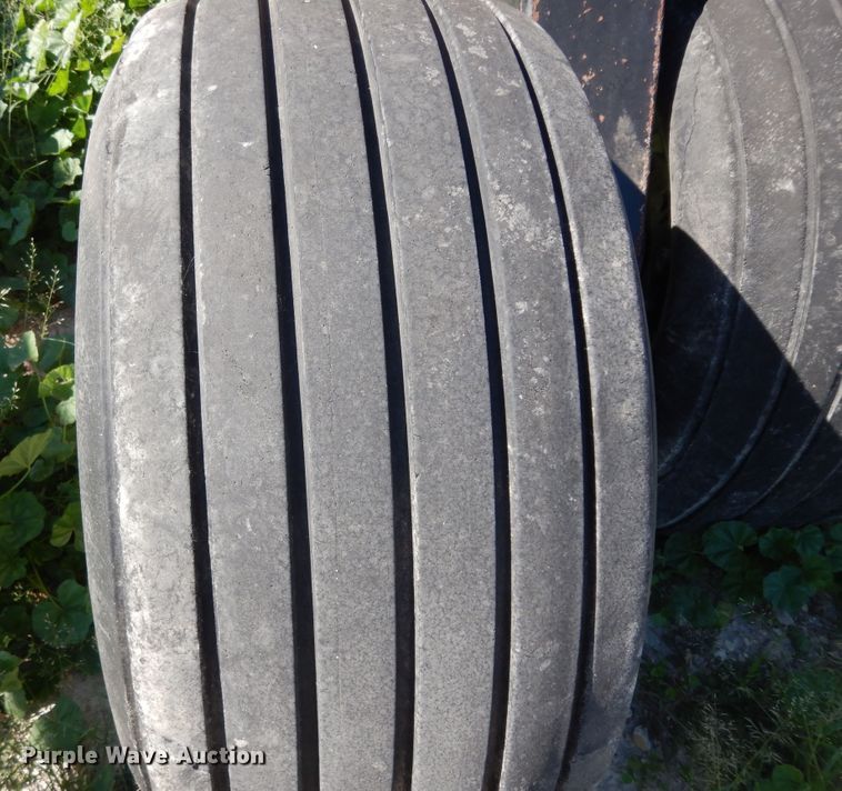 image for item DJ7454 Case IH SDX30  air seeder