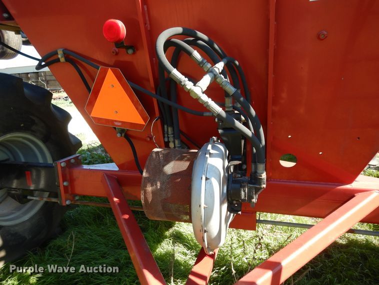 image for item DJ7454 Case IH SDX30  air seeder