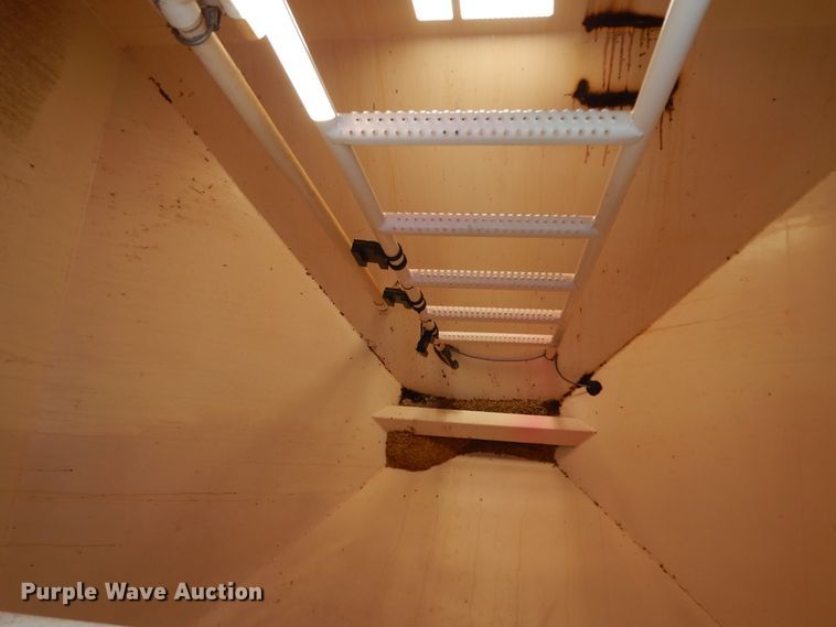 image for item DJ7454 Case IH SDX30  air seeder