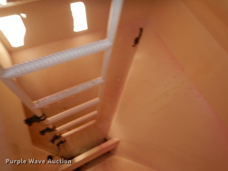 image for item DJ7454 Case IH SDX30  air seeder