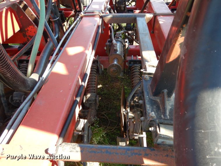 image for item DJ7455 Case IH SDX30  air seeder