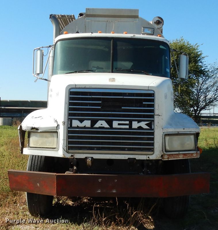 image for item DJ7456 1998 Mack CH613  feed delivery truck