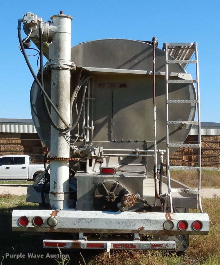 image for item DJ7456 1998 Mack CH613  feed delivery truck