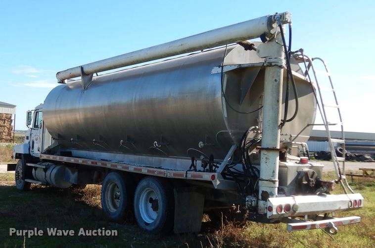 image for item DJ7456 1998 Mack CH613  feed delivery truck