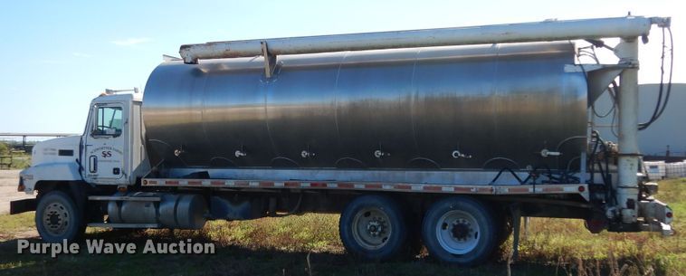 image for item DJ7456 1998 Mack CH613  feed delivery truck