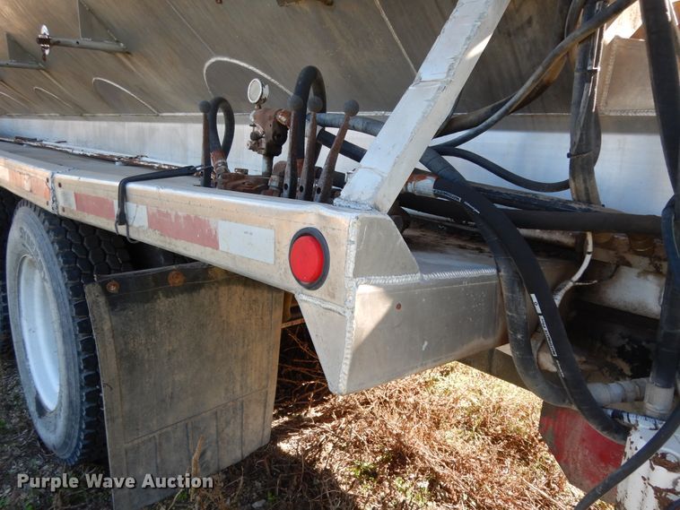 image for item DJ7456 1998 Mack CH613  feed delivery truck