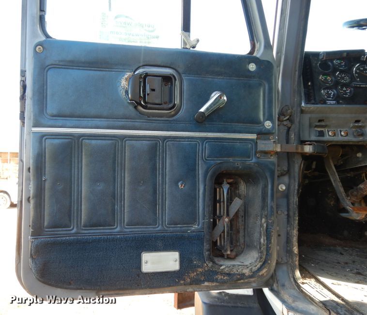 image for item DJ7456 1998 Mack CH613  feed delivery truck