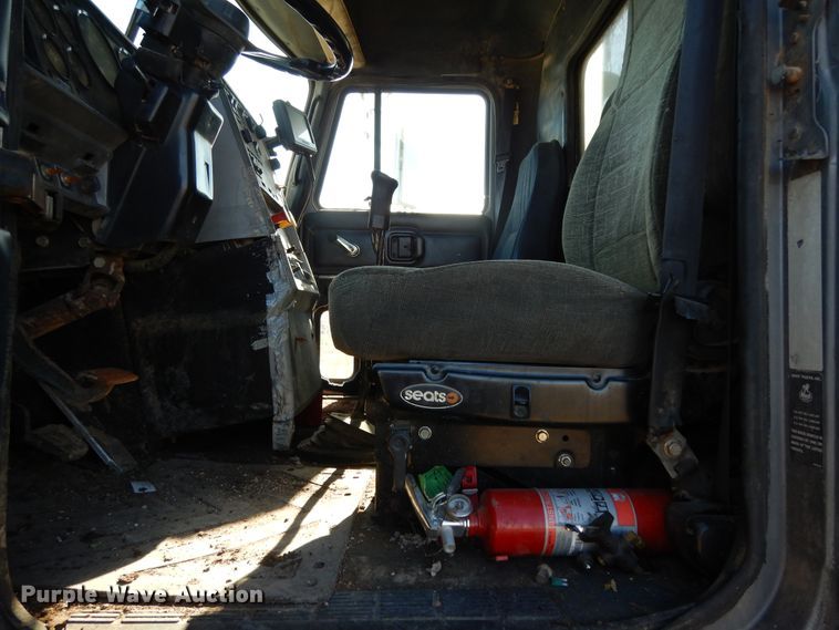 image for item DJ7456 1998 Mack CH613  feed delivery truck