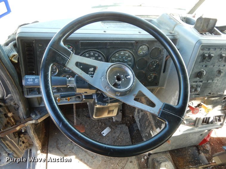 image for item DJ7456 1998 Mack CH613  feed delivery truck