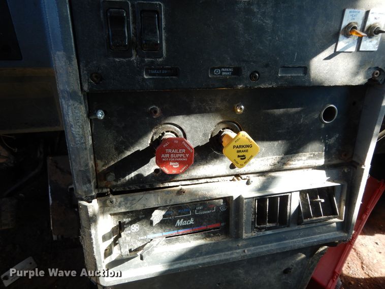 image for item DJ7456 1998 Mack CH613  feed delivery truck