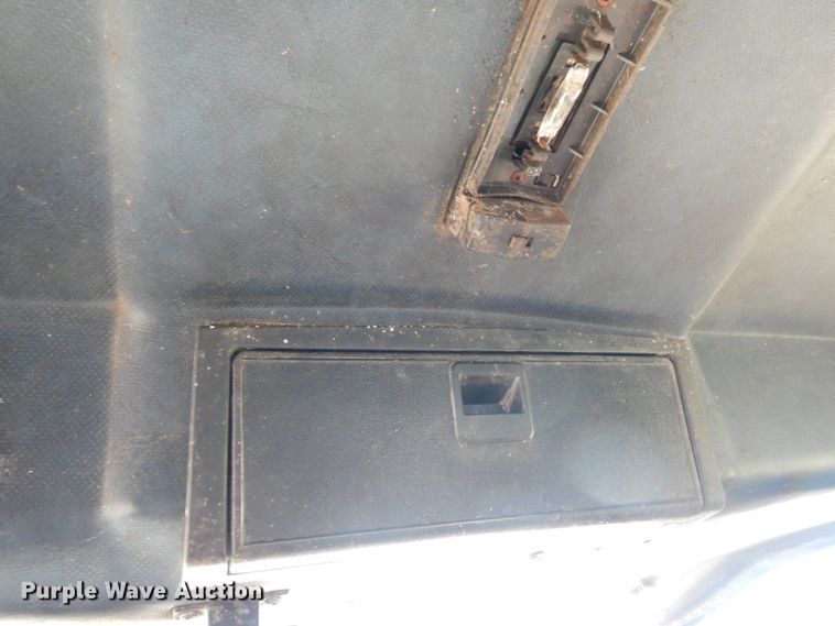 image for item DJ7456 1998 Mack CH613  feed delivery truck