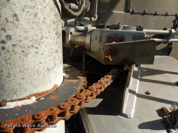 image for item DJ7456 1998 Mack CH613  feed delivery truck