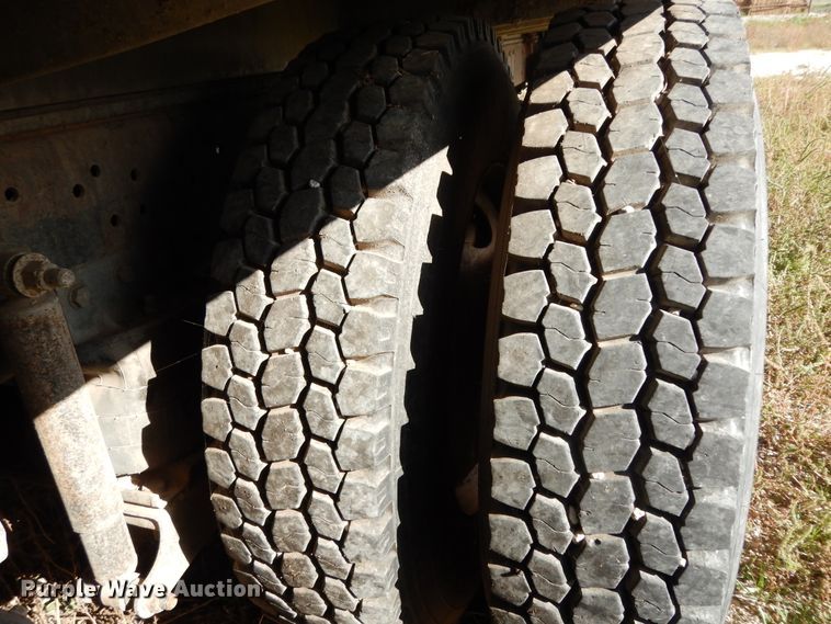 image for item DJ7456 1998 Mack CH613  feed delivery truck